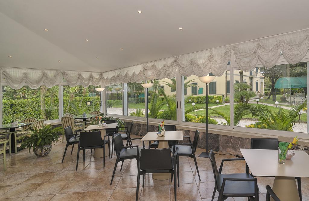 Hotel Verdemare มารินา ดิ เปียตราซันตา ภายนอก รูปภาพ