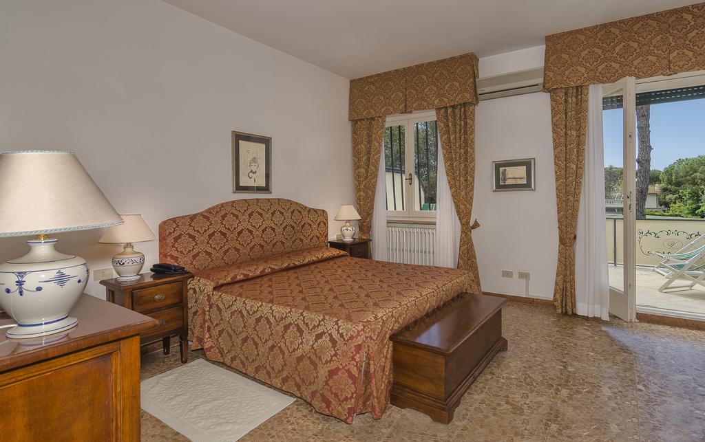Hotel Verdemare มารินา ดิ เปียตราซันตา ภายนอก รูปภาพ