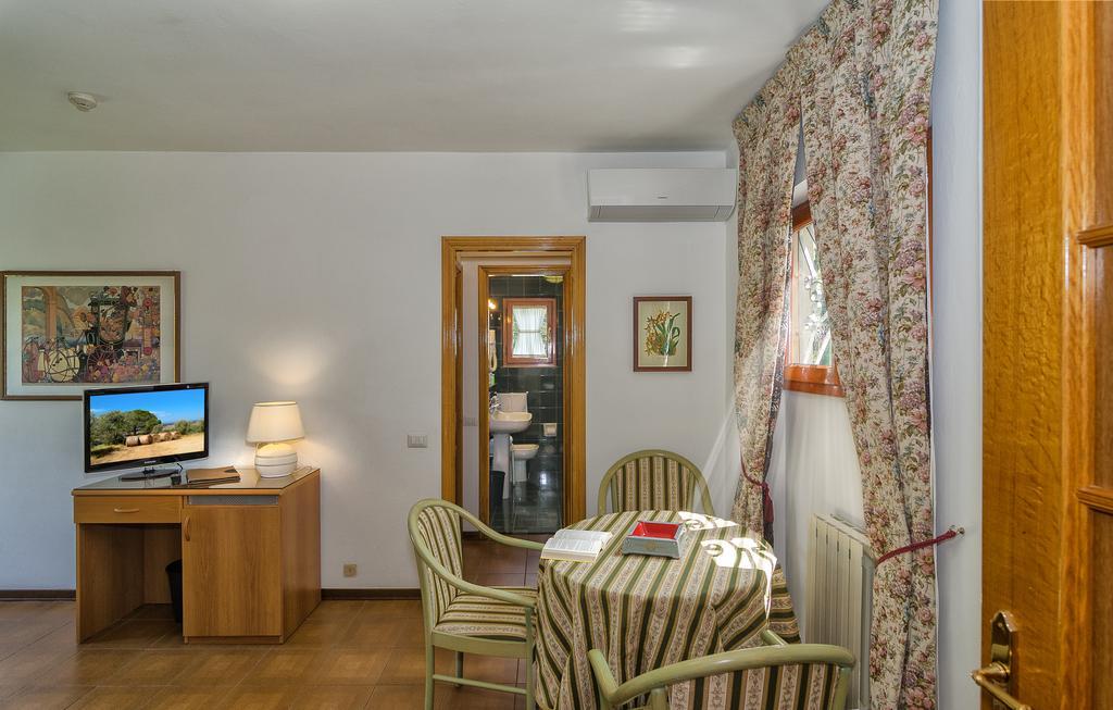 Hotel Verdemare มารินา ดิ เปียตราซันตา ภายนอก รูปภาพ
