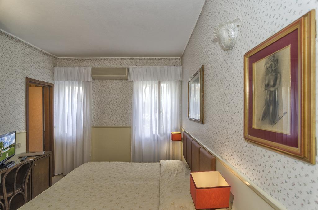 Hotel Verdemare มารินา ดิ เปียตราซันตา ห้อง รูปภาพ