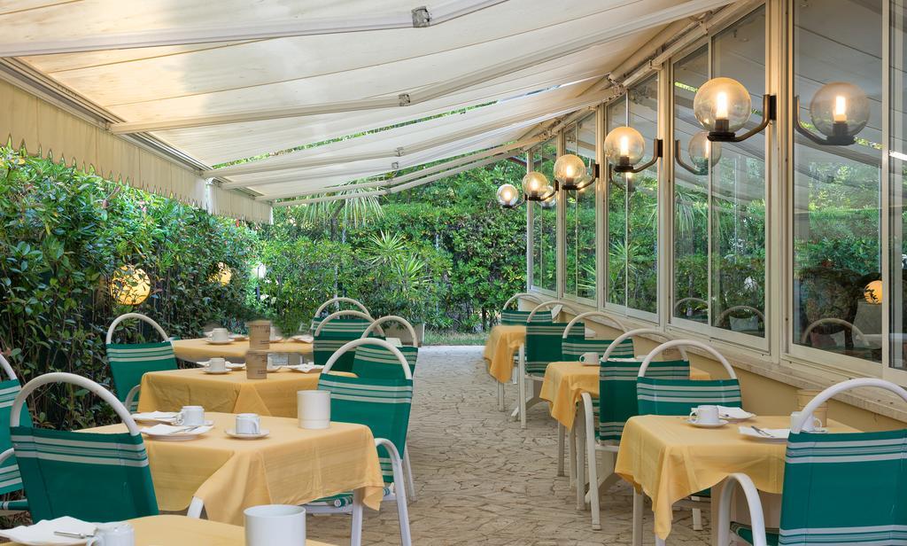 Hotel Verdemare มารินา ดิ เปียตราซันตา ภายนอก รูปภาพ