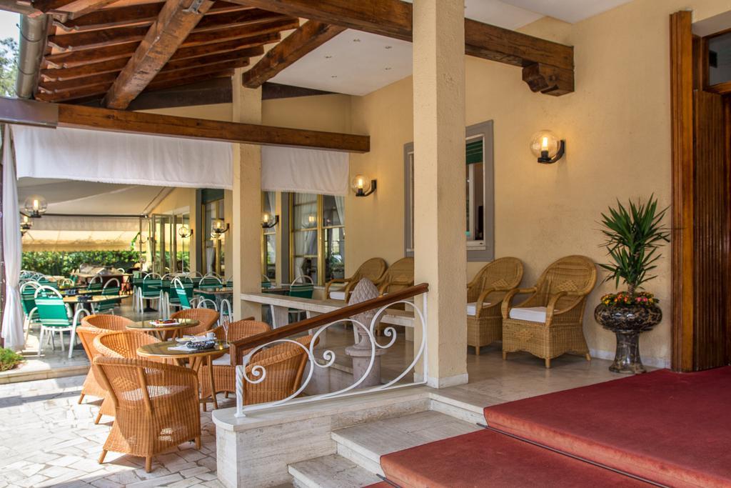 Hotel Verdemare มารินา ดิ เปียตราซันตา ภายนอก รูปภาพ