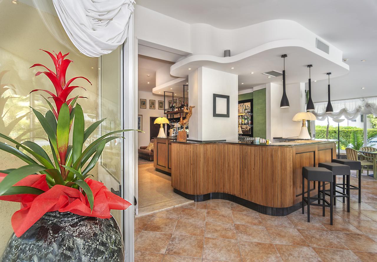 Hotel Verdemare มารินา ดิ เปียตราซันตา ภายนอก รูปภาพ