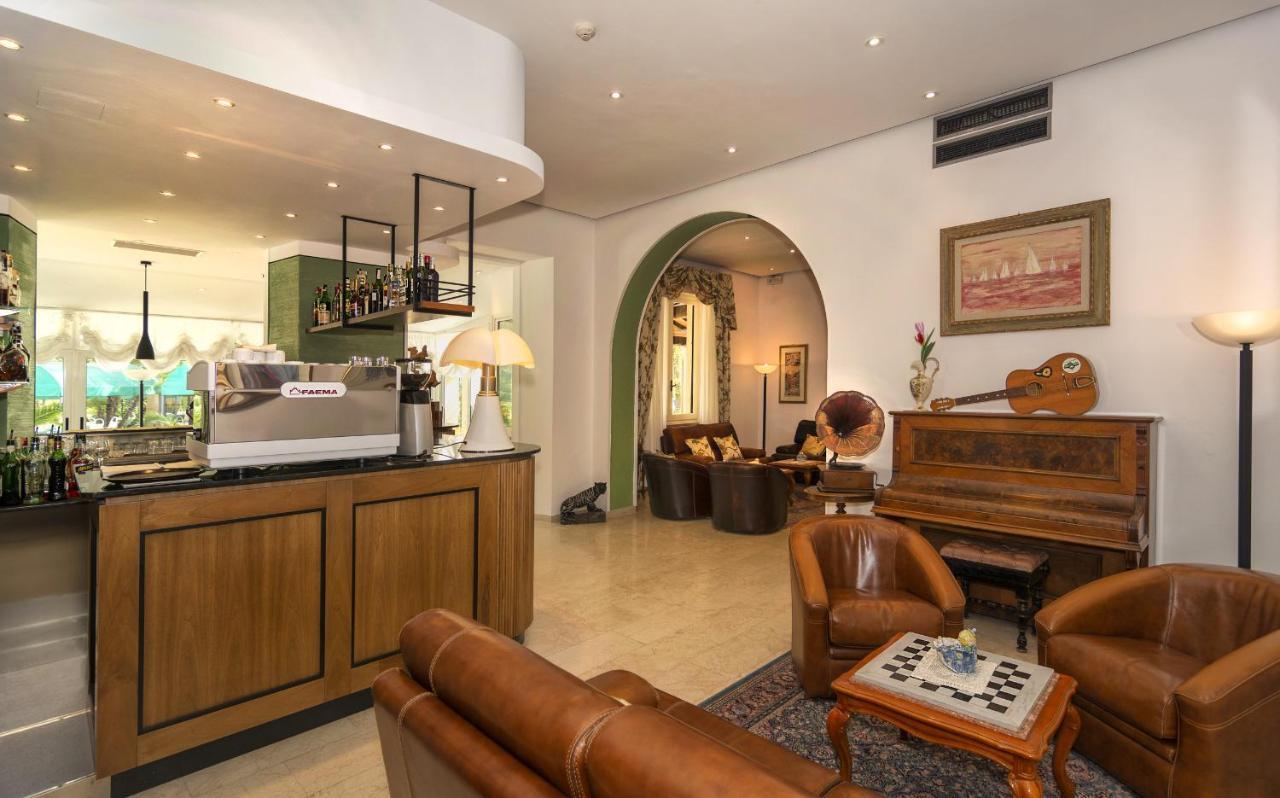 Hotel Verdemare มารินา ดิ เปียตราซันตา ภายนอก รูปภาพ