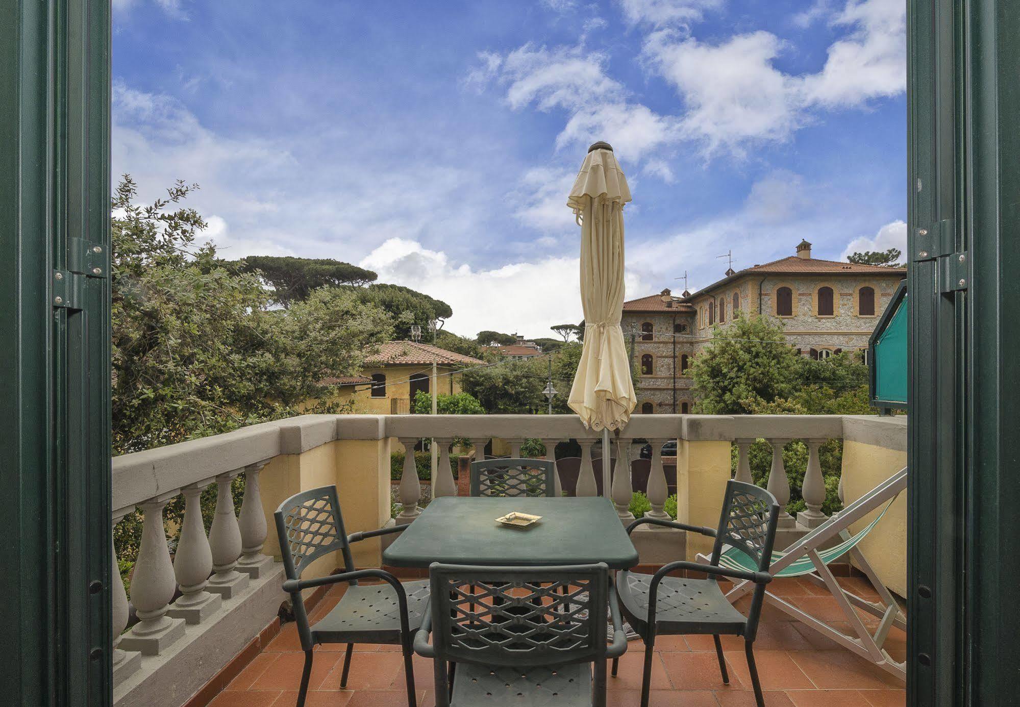 Hotel Verdemare มารินา ดิ เปียตราซันตา ภายนอก รูปภาพ