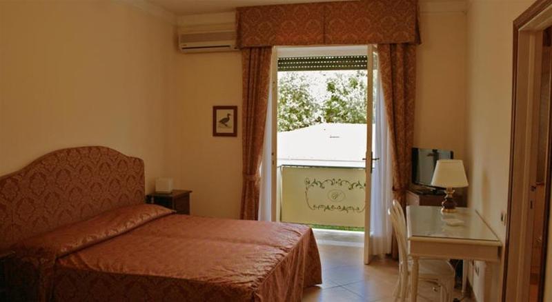 Hotel Verdemare มารินา ดิ เปียตราซันตา ภายนอก รูปภาพ