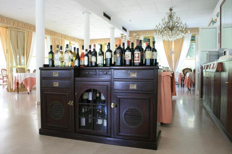 Hotel Verdemare มารินา ดิ เปียตราซันตา ภายนอก รูปภาพ